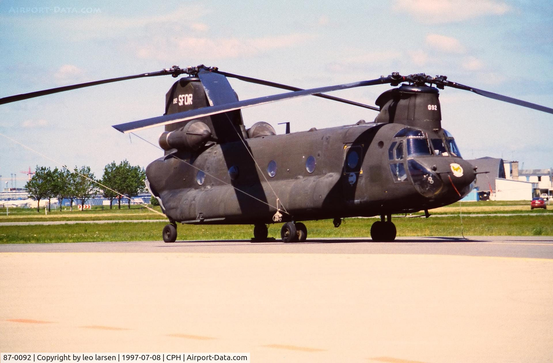 87-0092, Boeing Vertol CH-47D C/N M3211, Copenhagen 8.7.1997 in connextion with President Bill Clinton`s
visit in Denmark.