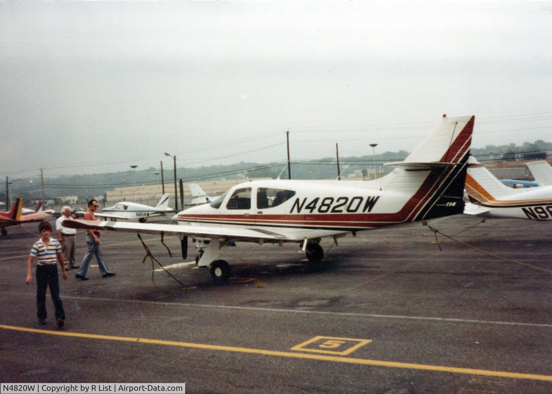 N4820W, 1976 Rockwell International 114 Commander C/N 14150, In New Jersey