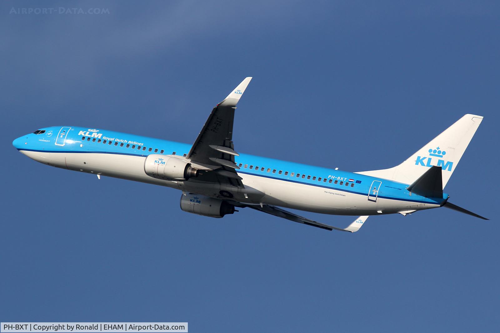 PH-BXT, 2004 Boeing 737-9K2 C/N 32944, at spl