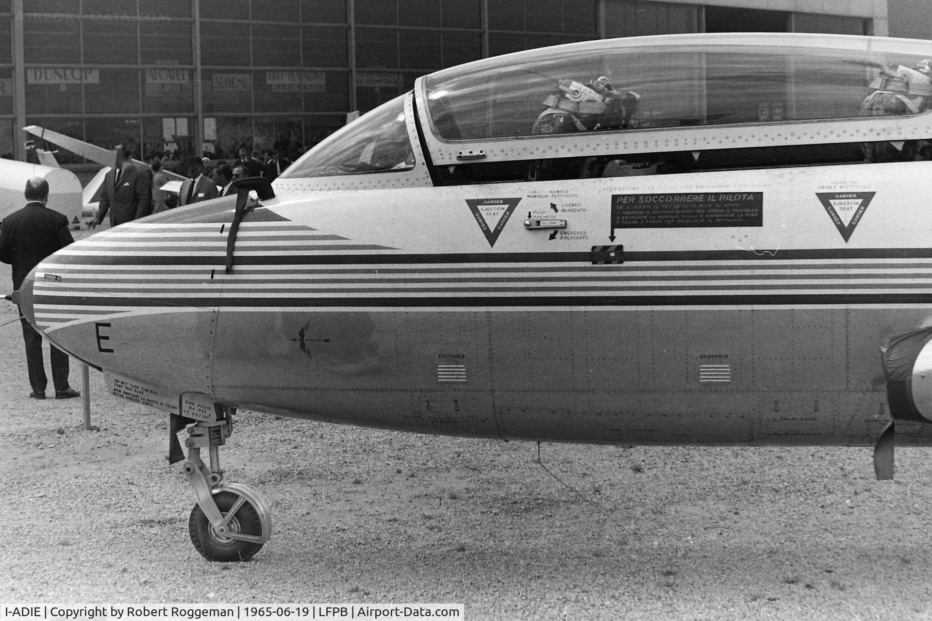 I-ADIE, Aermacchi MB-326D C/N 62-6292, PARIS AIRSHOW.ALITALIA.