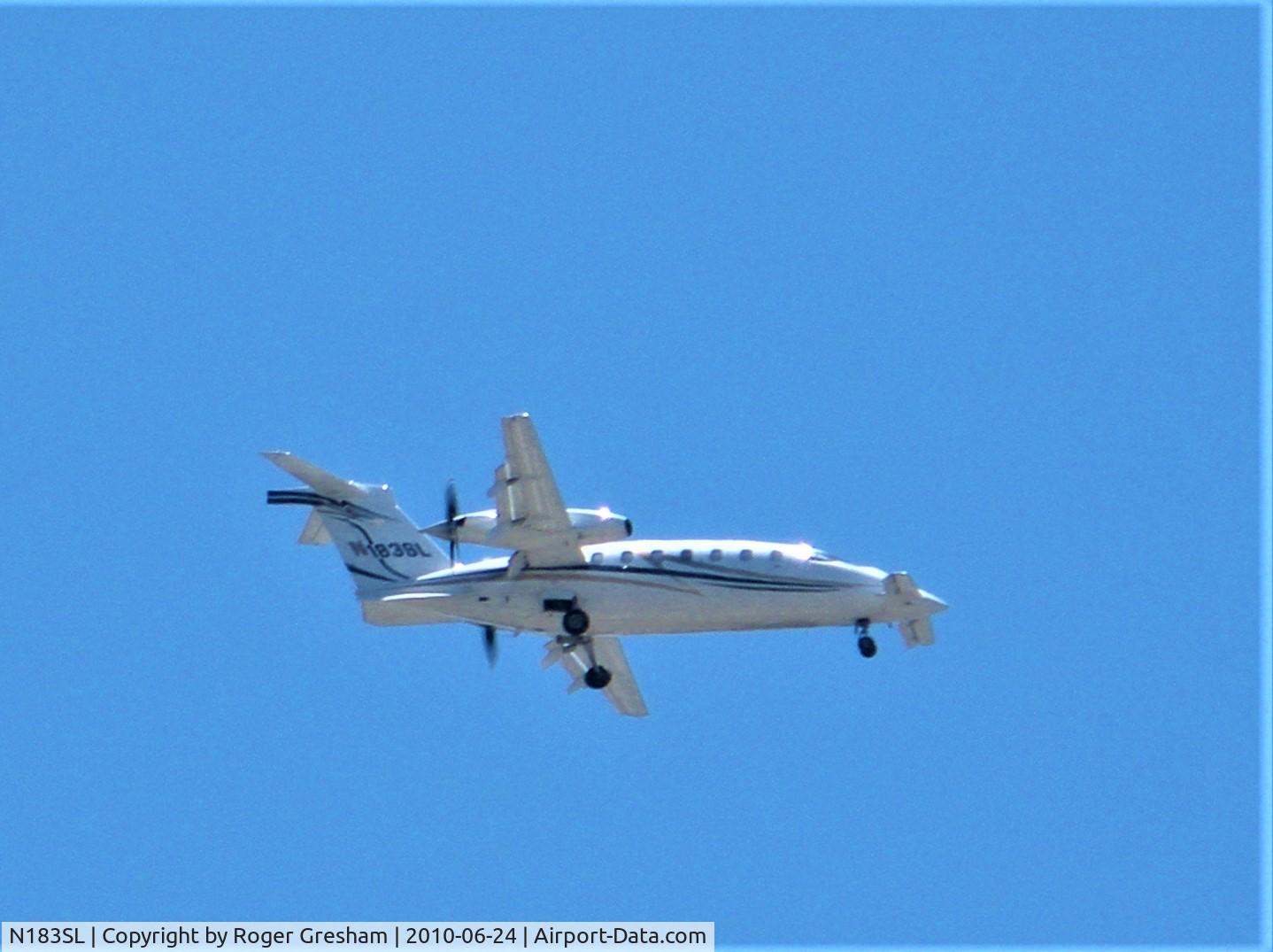 N183SL, 2008 Piaggio P-180 C/N 1171, On final into San Diego Lindberg Field