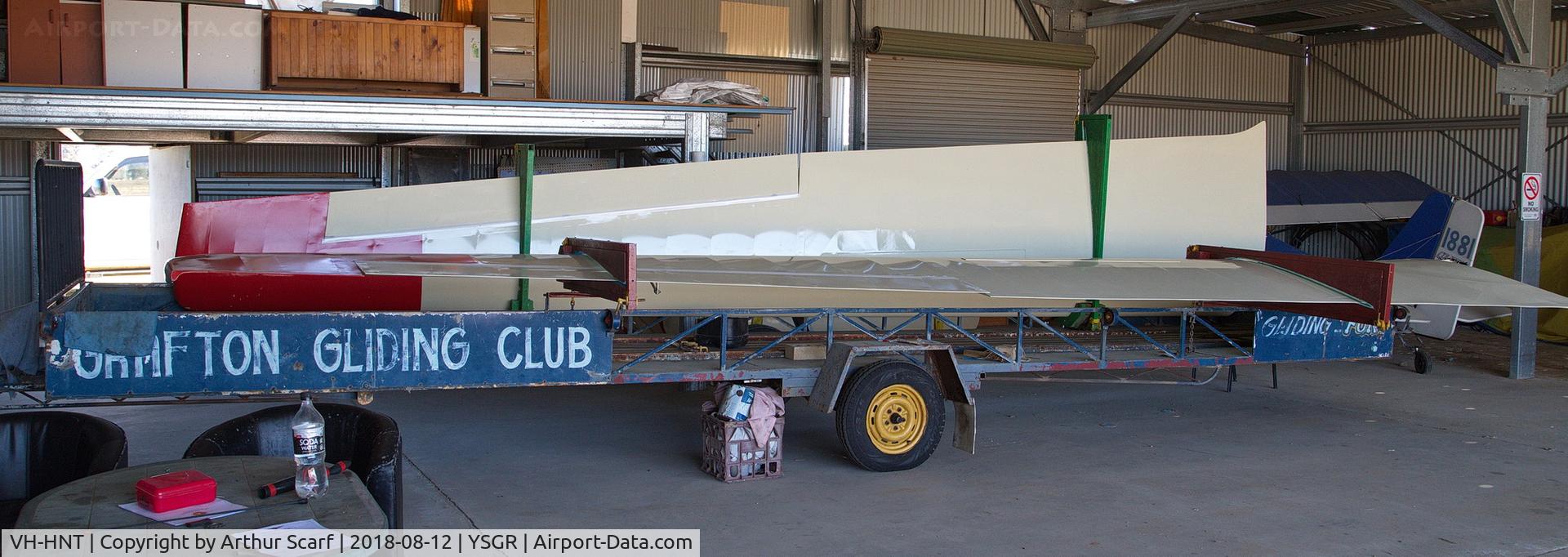 VH-HNT, 1960 Schleicher Ka-7 Rhonadler C/N 696, Grafton Gliding Club Ka-7 at the South Grafton Aerodrome 2018 Wings and wheels
The wings to go with the fuselage