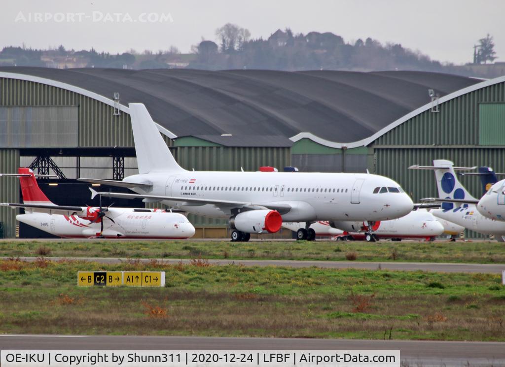 OE-IKU, 2006 Airbus A320-232 C/N 2752, Stored in all white c/s... Ex. HA-LPI / XA-VAG