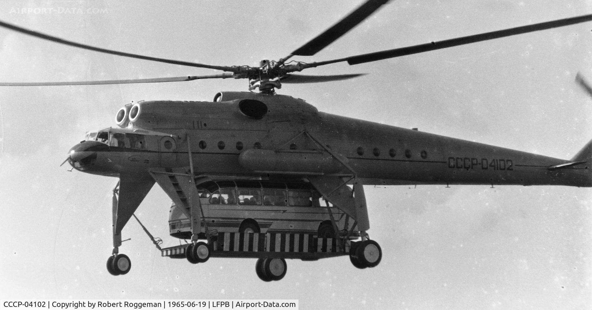 CCCP-04102, Mil Mi-10 Harke C/N 01-02, PARIS AIRSHOW.