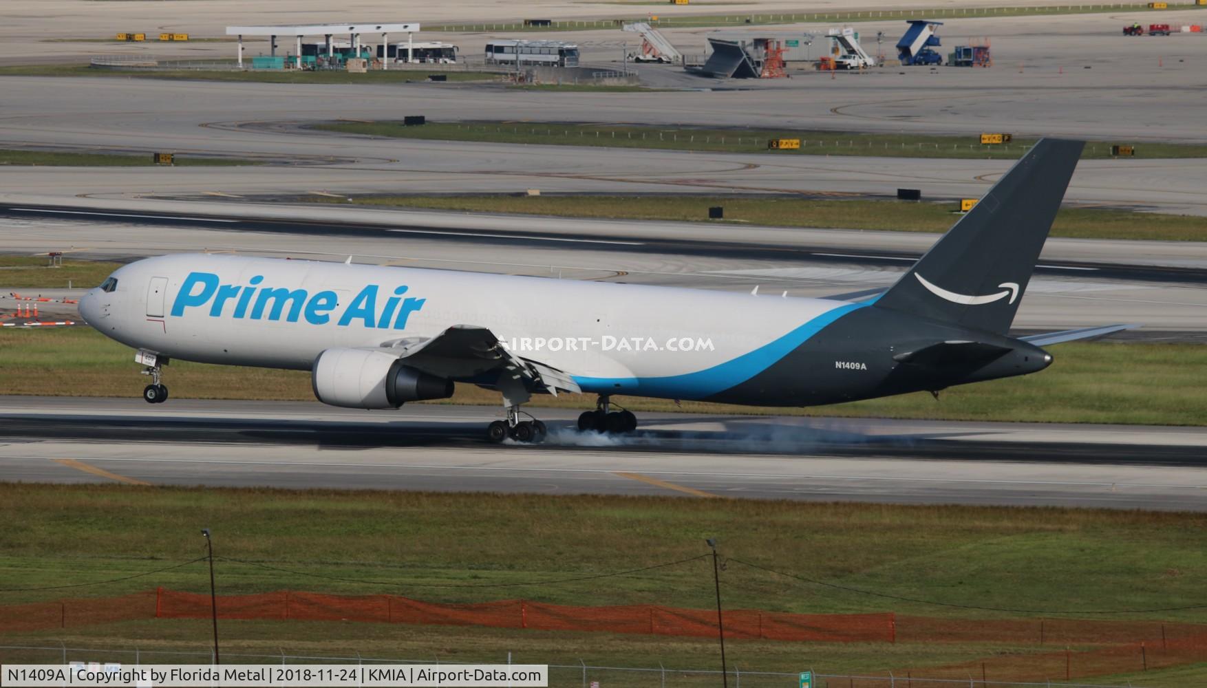 N1409A, 1996 Boeing 767-306/ER C/N 27960, MIA spotting 2018
