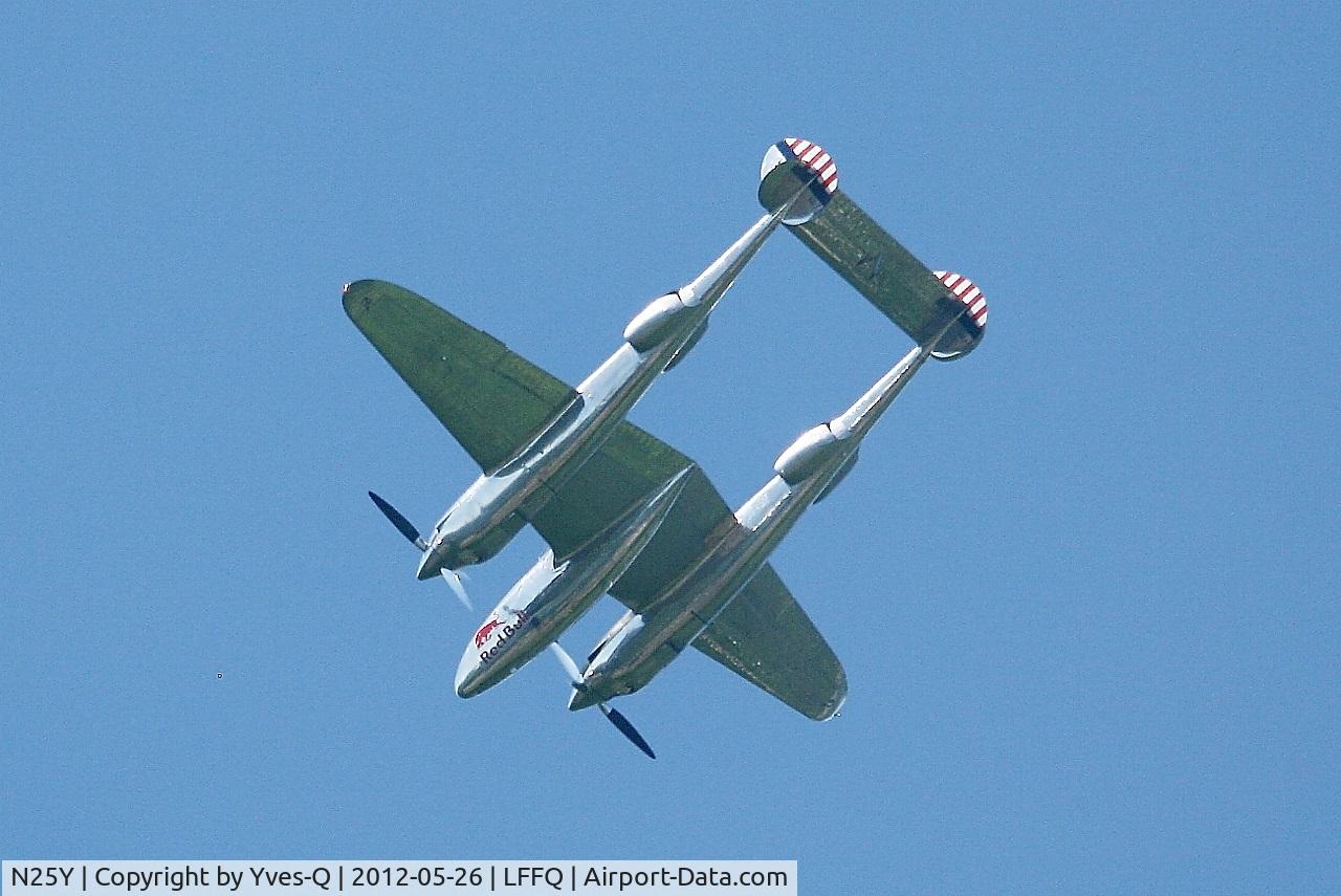 N25Y, 1944 Lockheed P-38L-5LO Lightning C/N AF44-53254, Lockheed P-38L Lightning (N25Y) , On display, La Ferté-Alais Airfield (LFFQ) Air Show 2012