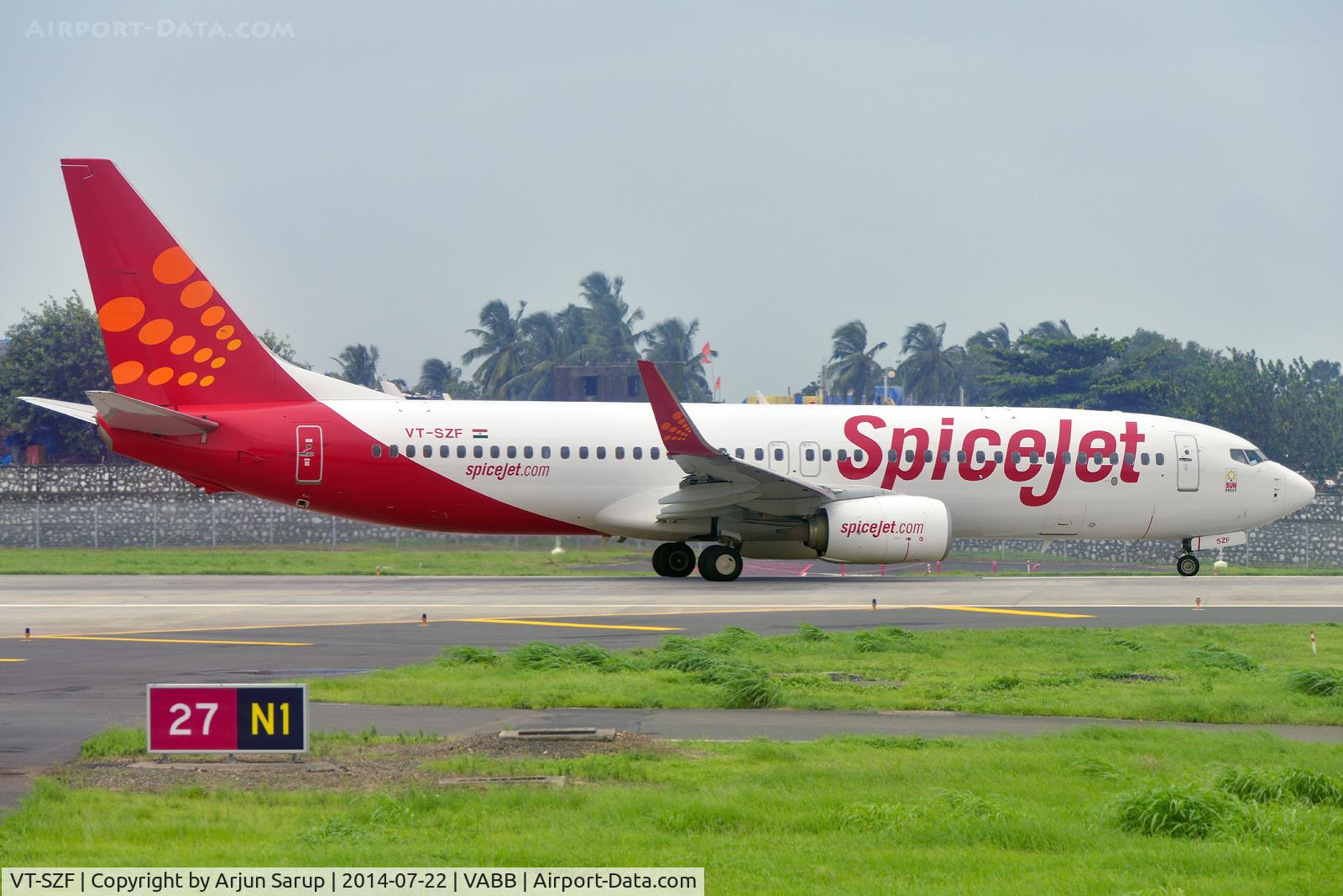 VT-SZF, 2013 Boeing 737-86N C/N 41260, “Cassia” turning onto Rwy 27 for departure in the morning at CSMIA.  Newly delivered to SpiceJet on 26 June 2013, the aircraft stayed in service for a short period till 25 Dec. 2014.