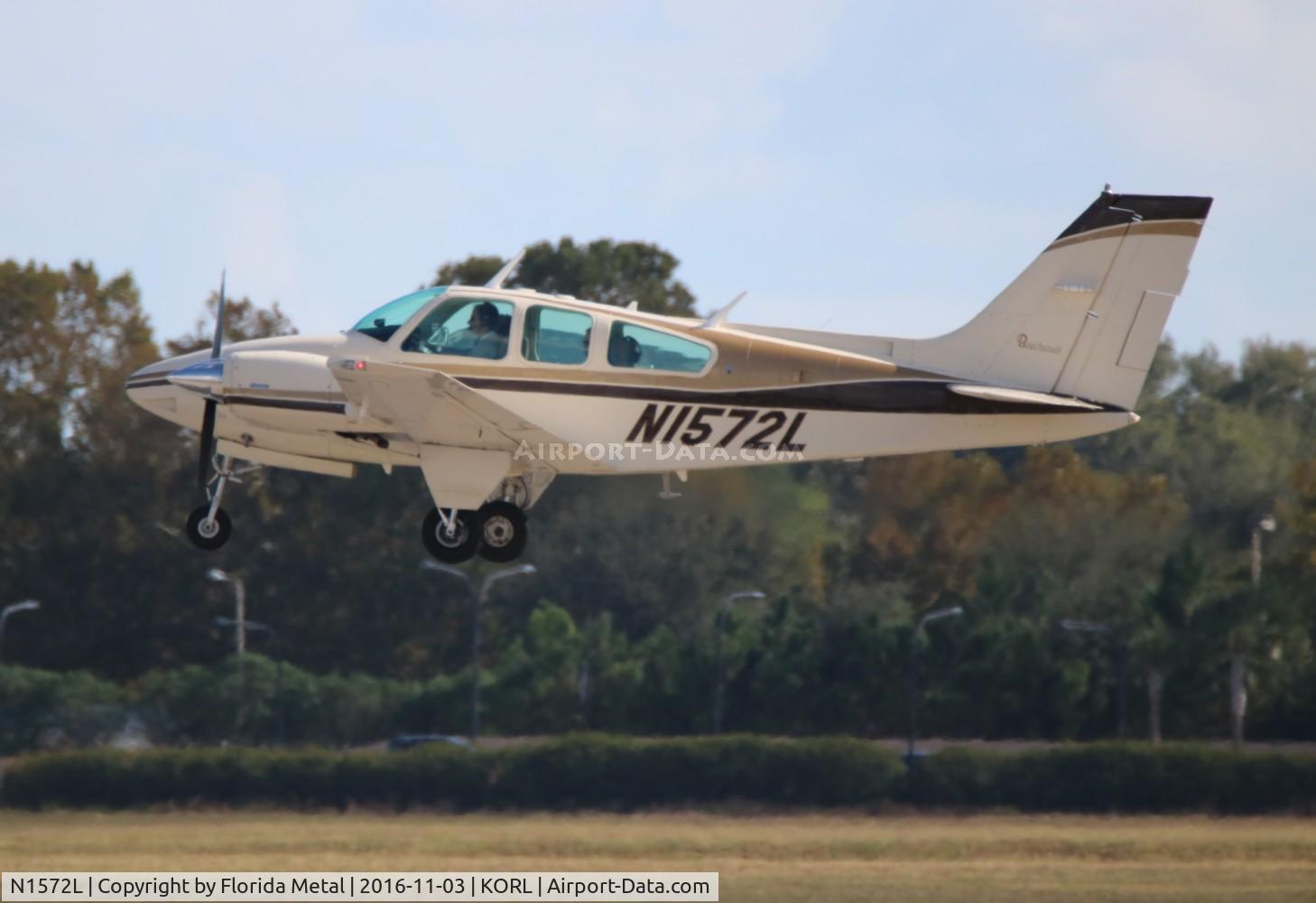 N1572L, 1976 Beech 95-B55 (T42A) Baron C/N TC-1946, NBAA ORL 2016