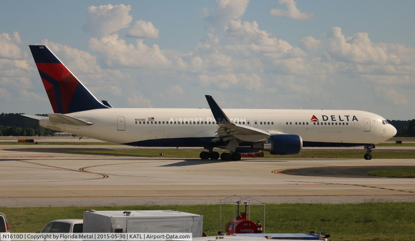 N1610D, 2000 Boeing 767-332 C/N 30594, ATL Spotting 2015