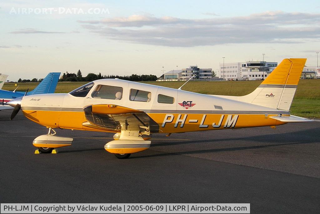 PH-LJM, 1999 Piper PA-28-181 Archer III C/N 2843235, Built 1999; ex N4126V and now D-EDRZ