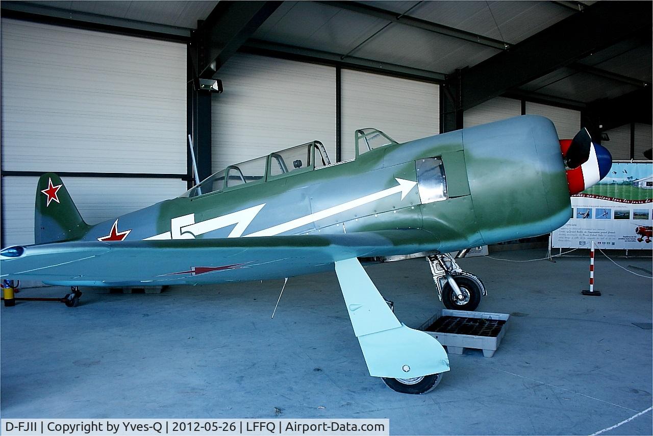 D-FJII, Yakovlev Yak-11 C/N Y-5434, Yakovlev Yak-11, La Ferté-Alais Airfield (LFFQ) Air show 2012