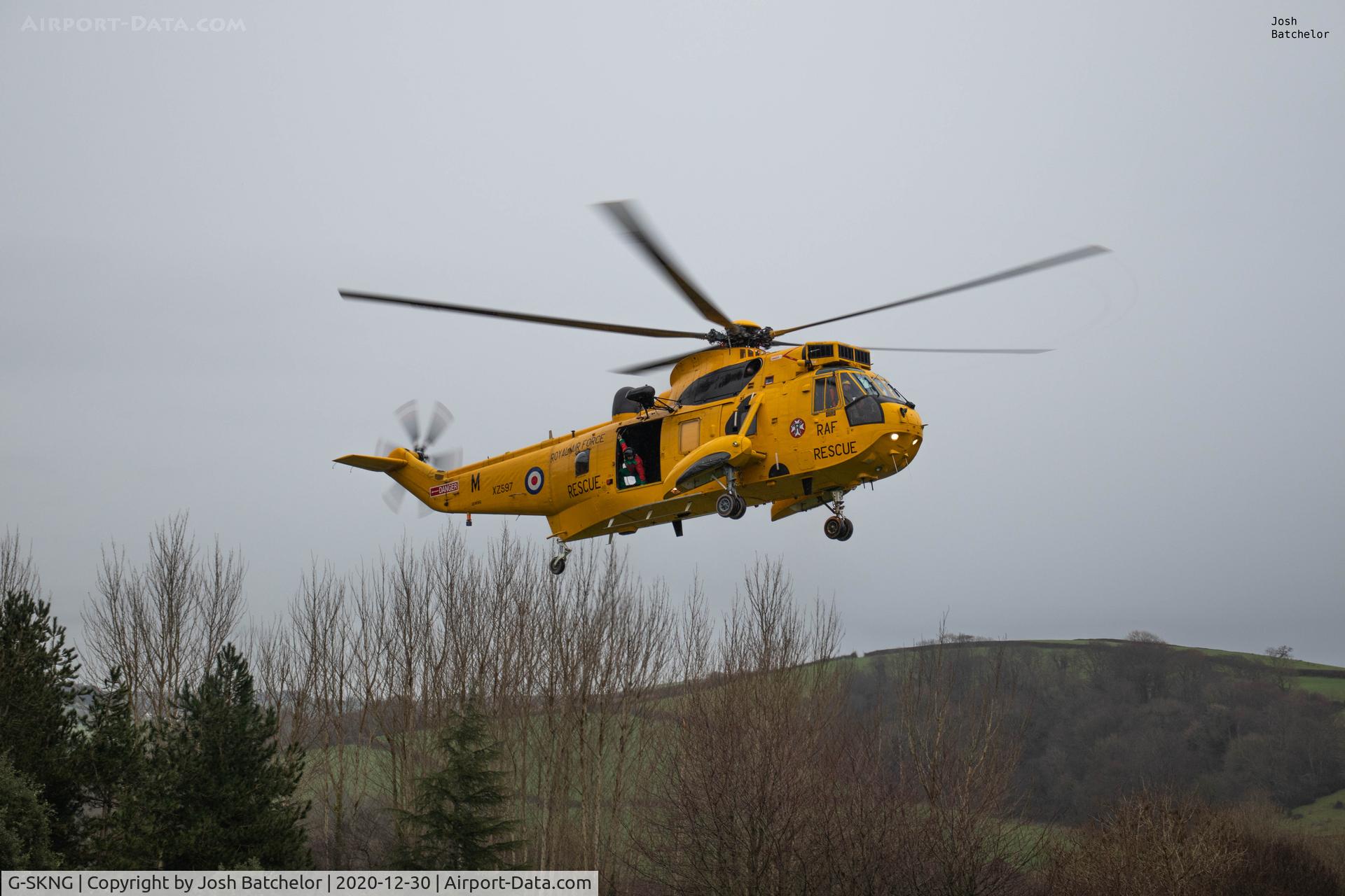 G-SKNG, 1978 Westland Sea King HAR.3 C/N WA863, G-SKNG (XZ597) on approach to NDDH