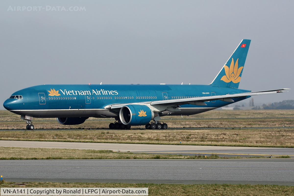 VN-A141, 2003 Boeing 777-2Q8/ER C/N 28688, at cdg