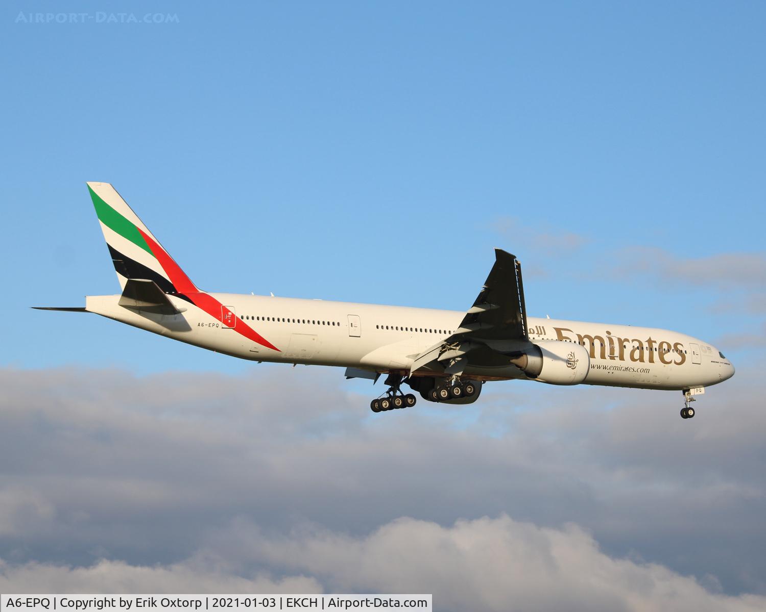 A6-EPQ, 2016 Boeing 777-300/ER C/N 42336, A6-EPQ landing rw 04L