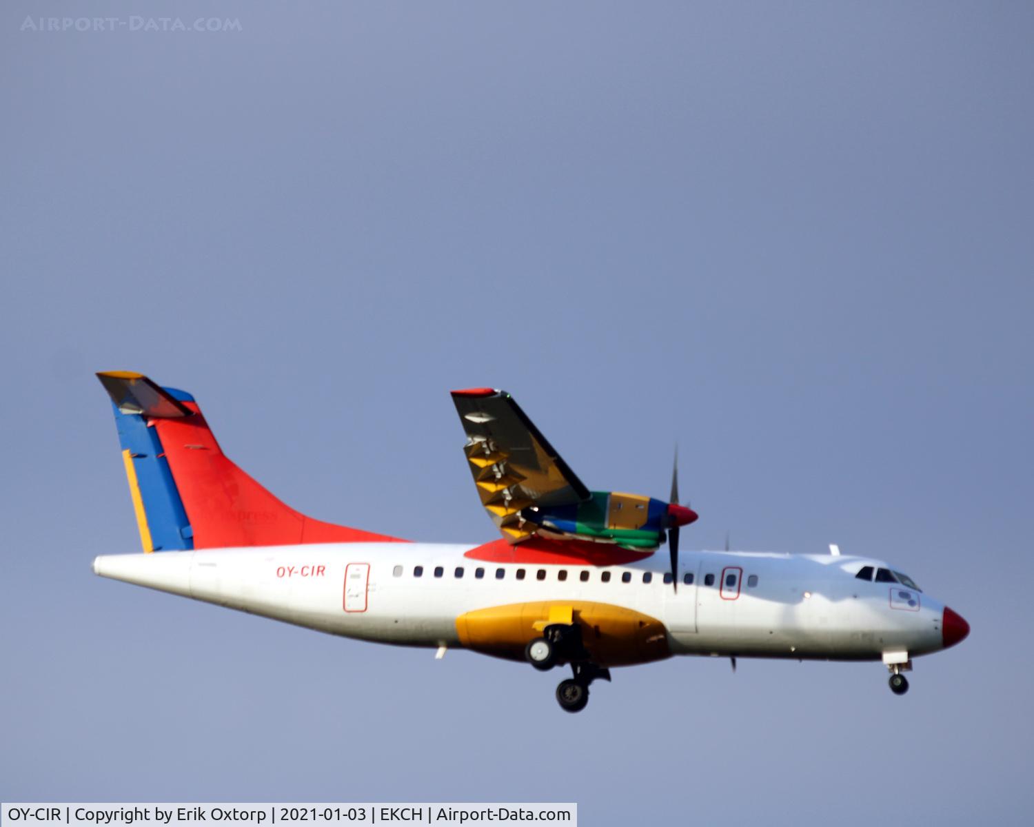 OY-CIR, 1988 ATR 42-312 C/N 107, OY-CIR landing rw 04L