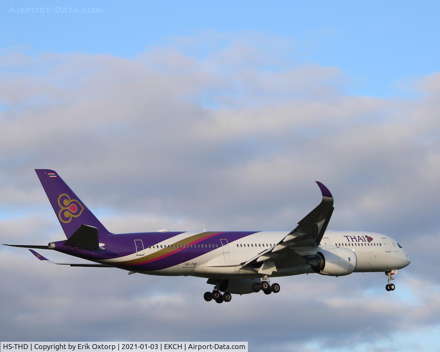 HS-THD, 2016 Airbus A350-941 C/N 095, HS-THD landing rw 04L