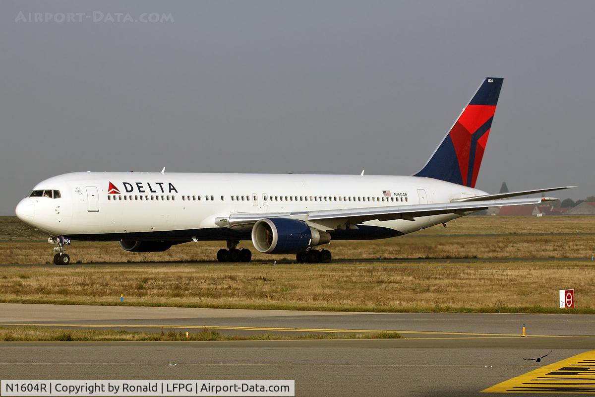 N1604R, 1999 Boeing 767-332 C/N 30180, at cdg