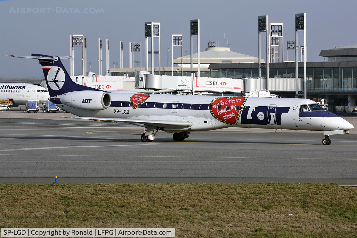 SP-LGD, 2000 Embraer EMB-145EP (ERJ-145EP) C/N 145244, at cdg