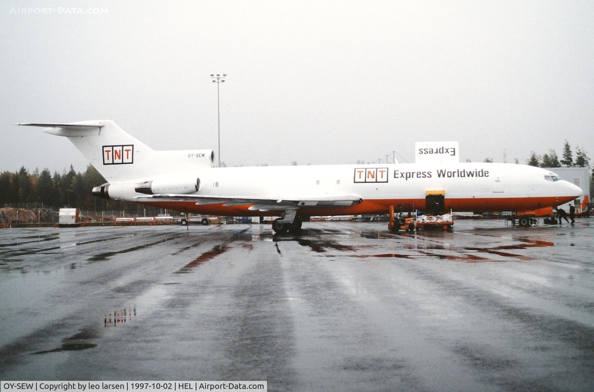 OY-SEW, 1978 Boeing 727-287 C/N 21688, Helsinki 2.10.1997