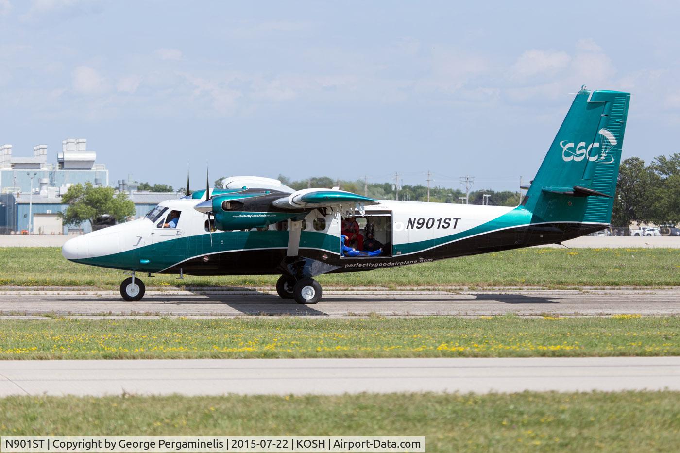 N901ST, 1969 De Havilland Canada DHC-6-200 Twin Otter C/N 208, Oshkosh 2015.