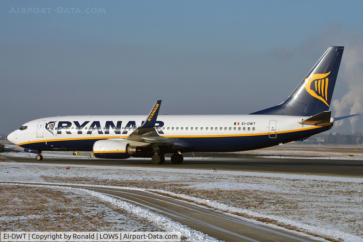 EI-DWT, 2008 Boeing 737-8AS C/N 33626, at salzburg