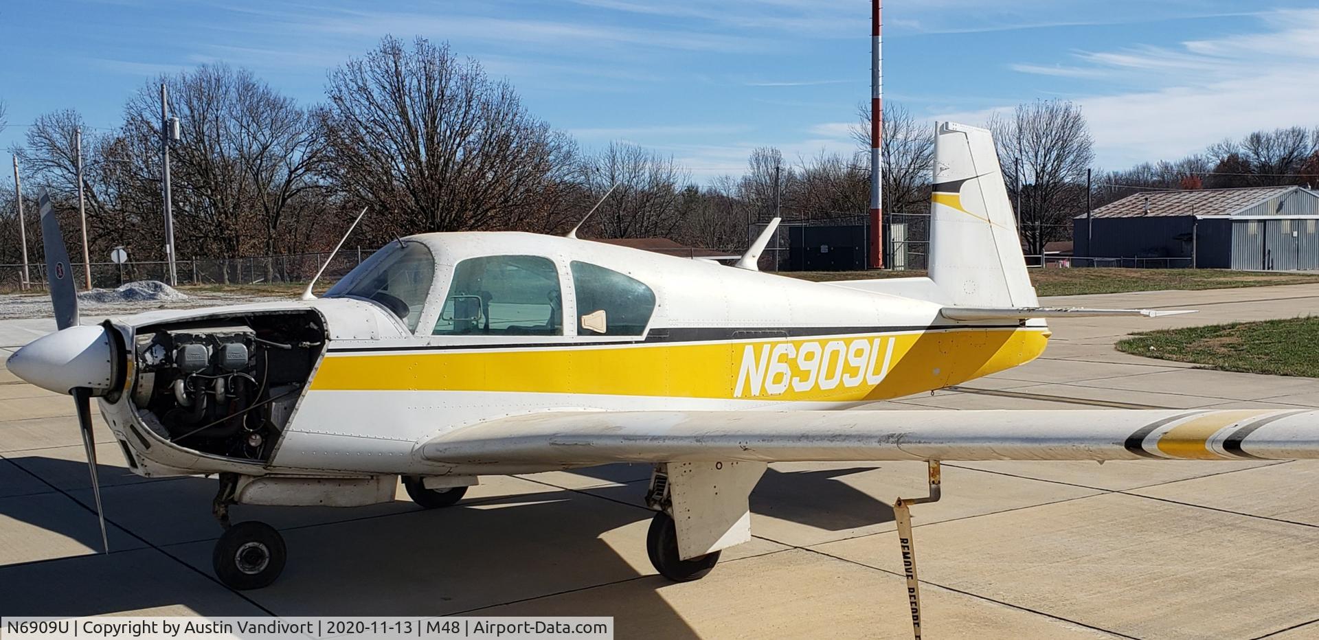 N6909U, 1964 Mooney M20C Ranger C/N 2704, Great day to have it out of the hanger giving her a bath.