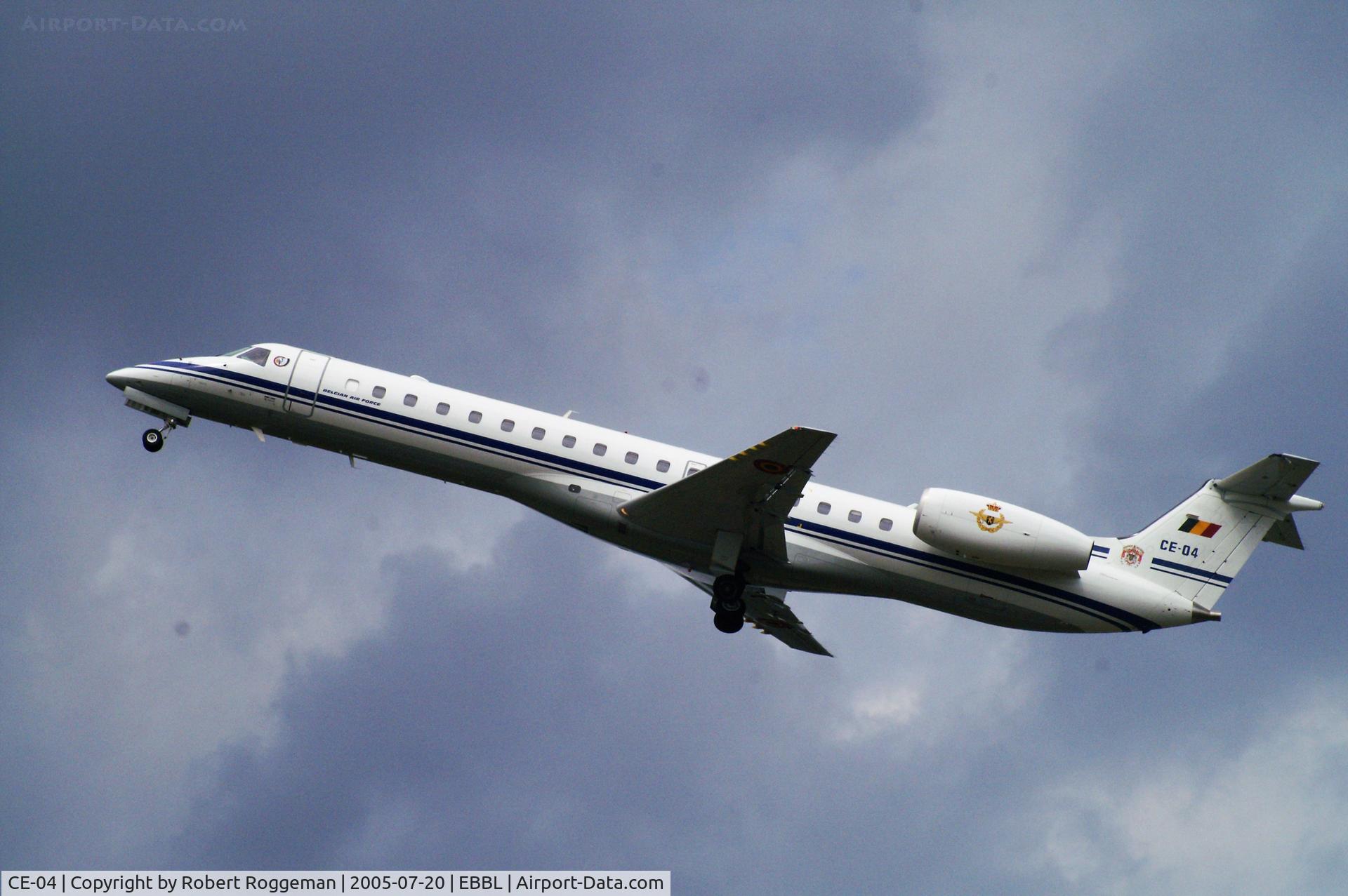 CE-04, 2001 Embraer ERJ-145LR (EMB-145LR) C/N 145548, OPEN DAY.