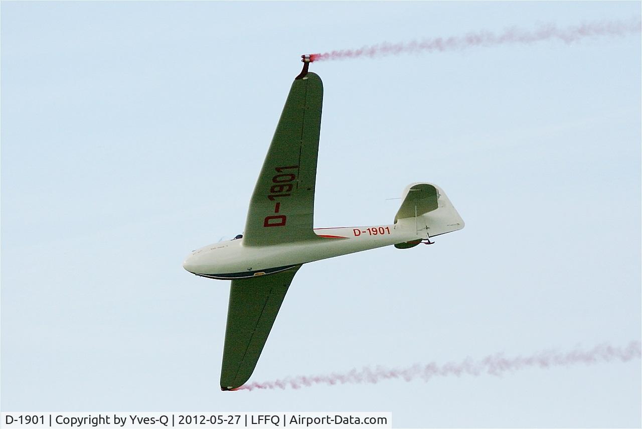 D-1901, 1963 DFS 108-53 Habicht E Replica C/N 1, DFS 108-53 Habicht E, On display, La Ferte-Alais Airfield (LFFQ) air show 2012