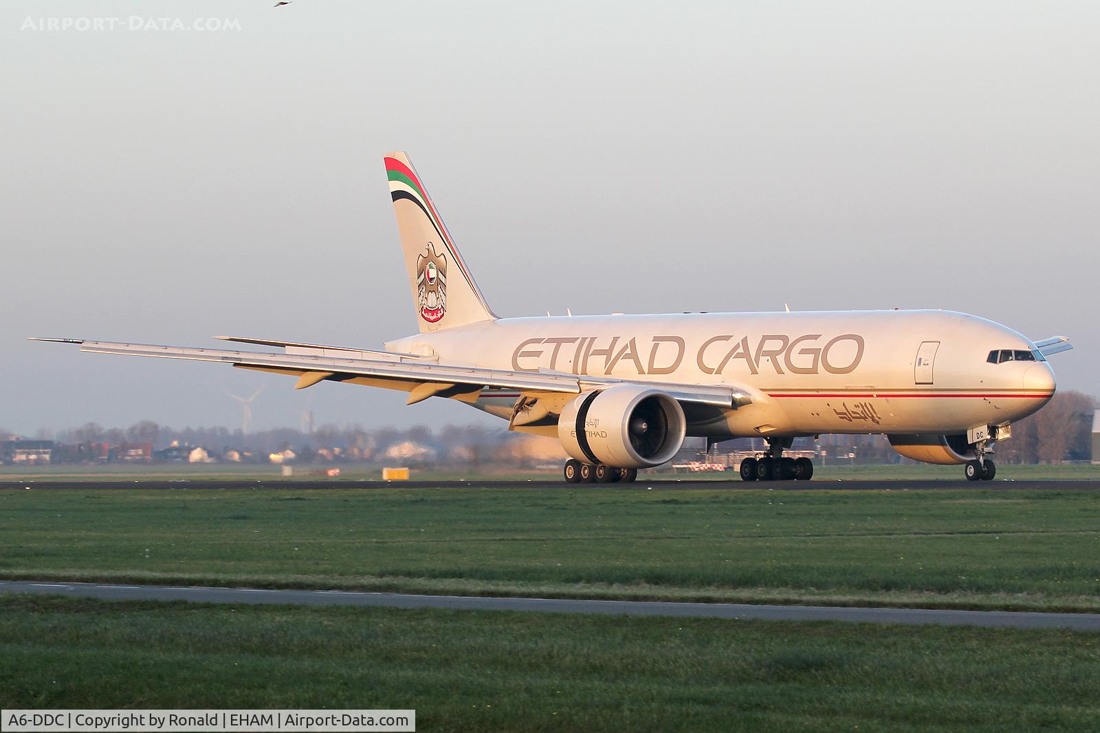A6-DDC, 2013 Boeing 777-FFX C/N 39691, at spl