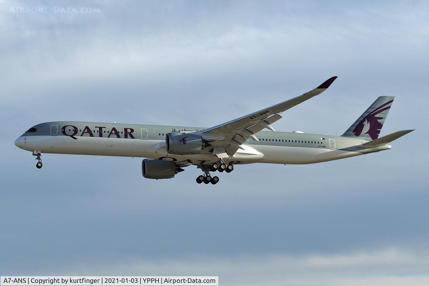 A7-ANS, 2020 Airbus A350-1041 C/N 420, Airbus A350-1041 cn 420. Qatar A7-ANS. Final runway 06 YPPH 03012021