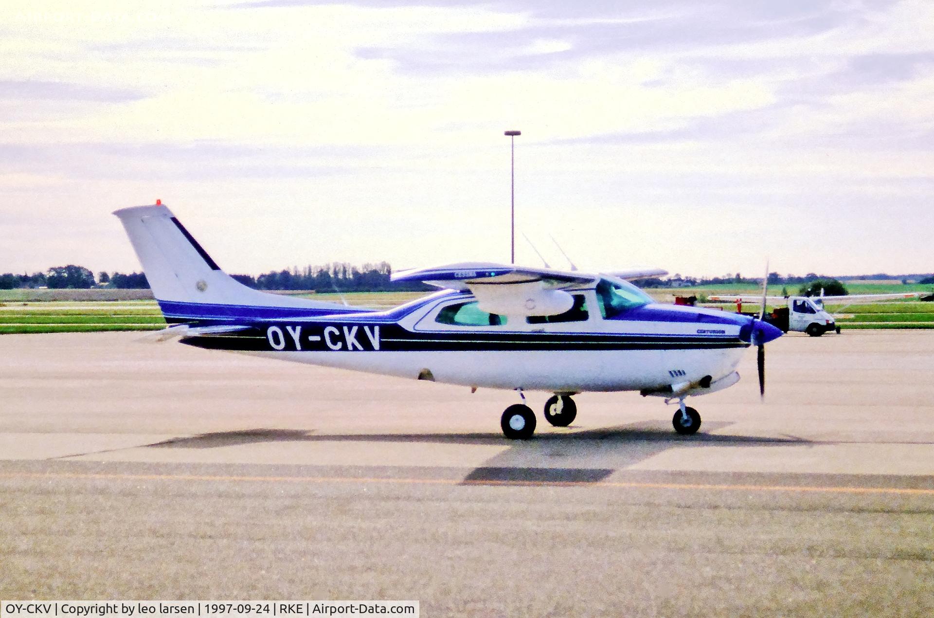 OY-CKV, 1981 Cessna T210N Turbo Centurion Turbo Centurion C/N 210-64184, Roskilde 24.9.1997.To OH-ARI