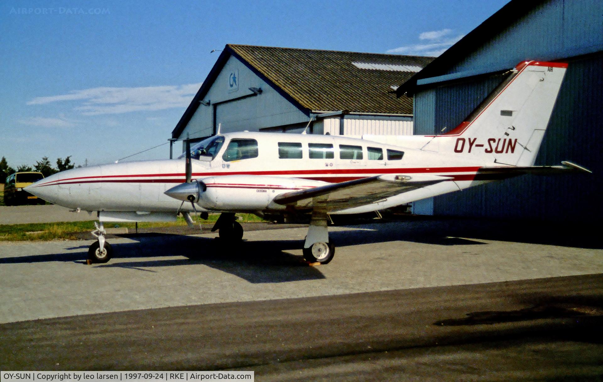 OY-SUN, 1981 Cessna 402C Businessliner III C/N 402C0461, Roskilde 24.9.1997