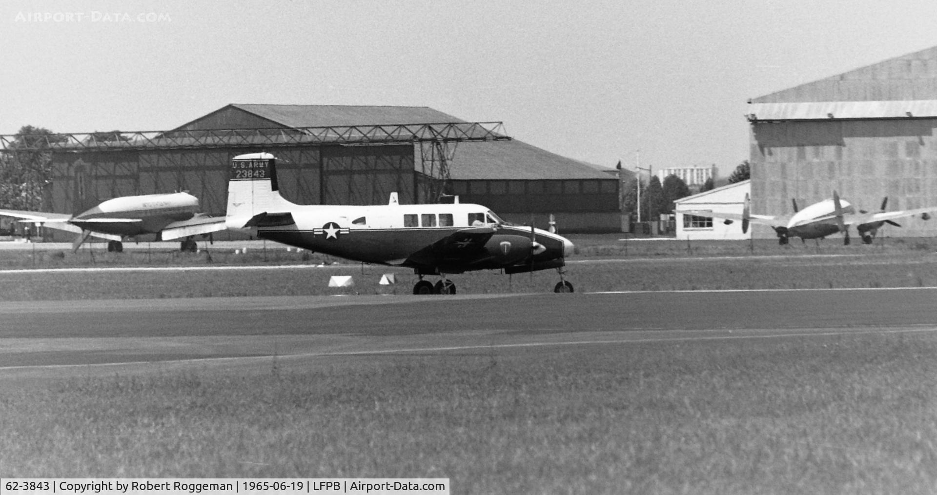 62-3843, 1962 Beech U-8F Seminole C/N LF.41, PARIS AIRSHOW.23843.U.S.ARMY.
