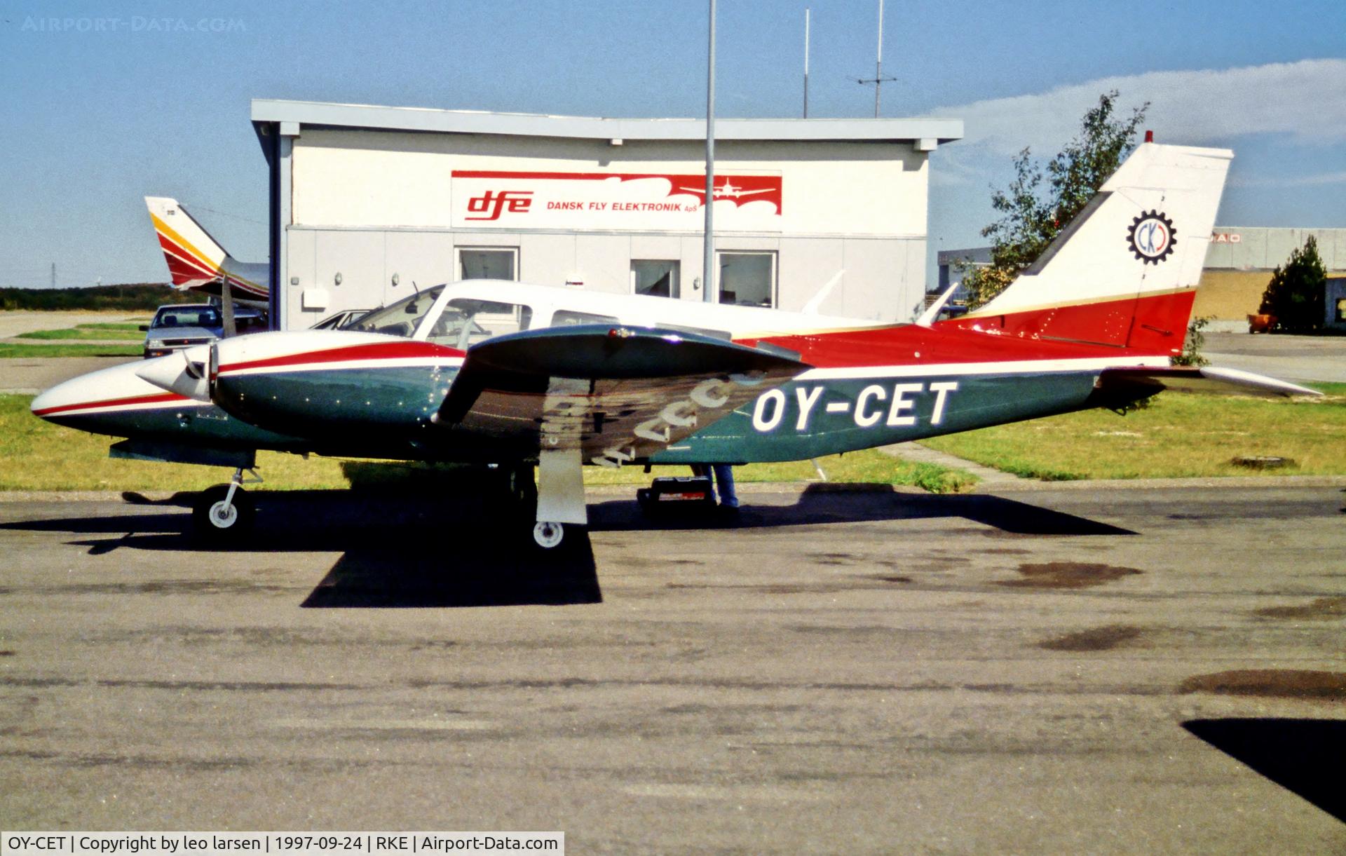 OY-CET, 1975 Piper PA-34-200T Seneca II C/N 34-7570240, Roskilde 24.9.1997