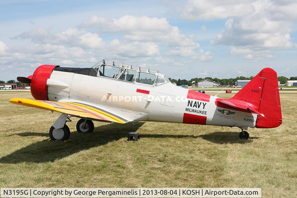 N3195G, North American SNJ-5 Texan Texan C/N 51697, Oshkosh 2013.