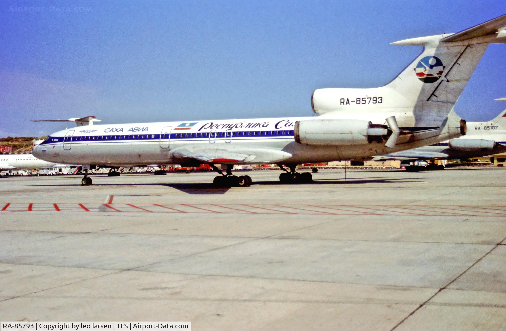 RA-85793, 1993 Tupolev Tu-154M C/N 93A 977, Tenerife 4.1.1998