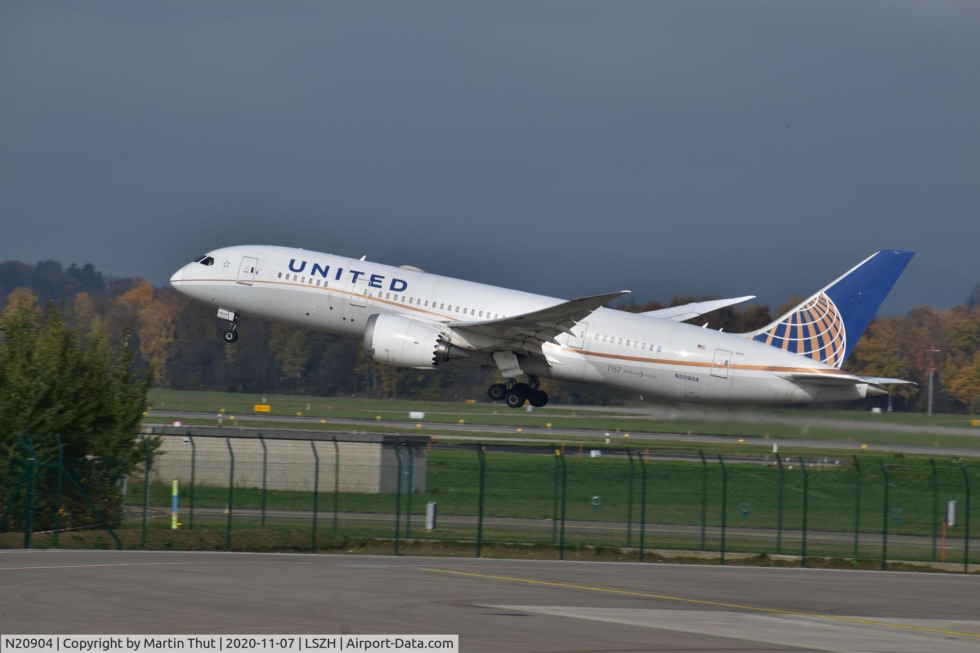 N20904, 2012 Boeing 787-8 Dreamliner C/N 34824, Takeoff to IAD Airport