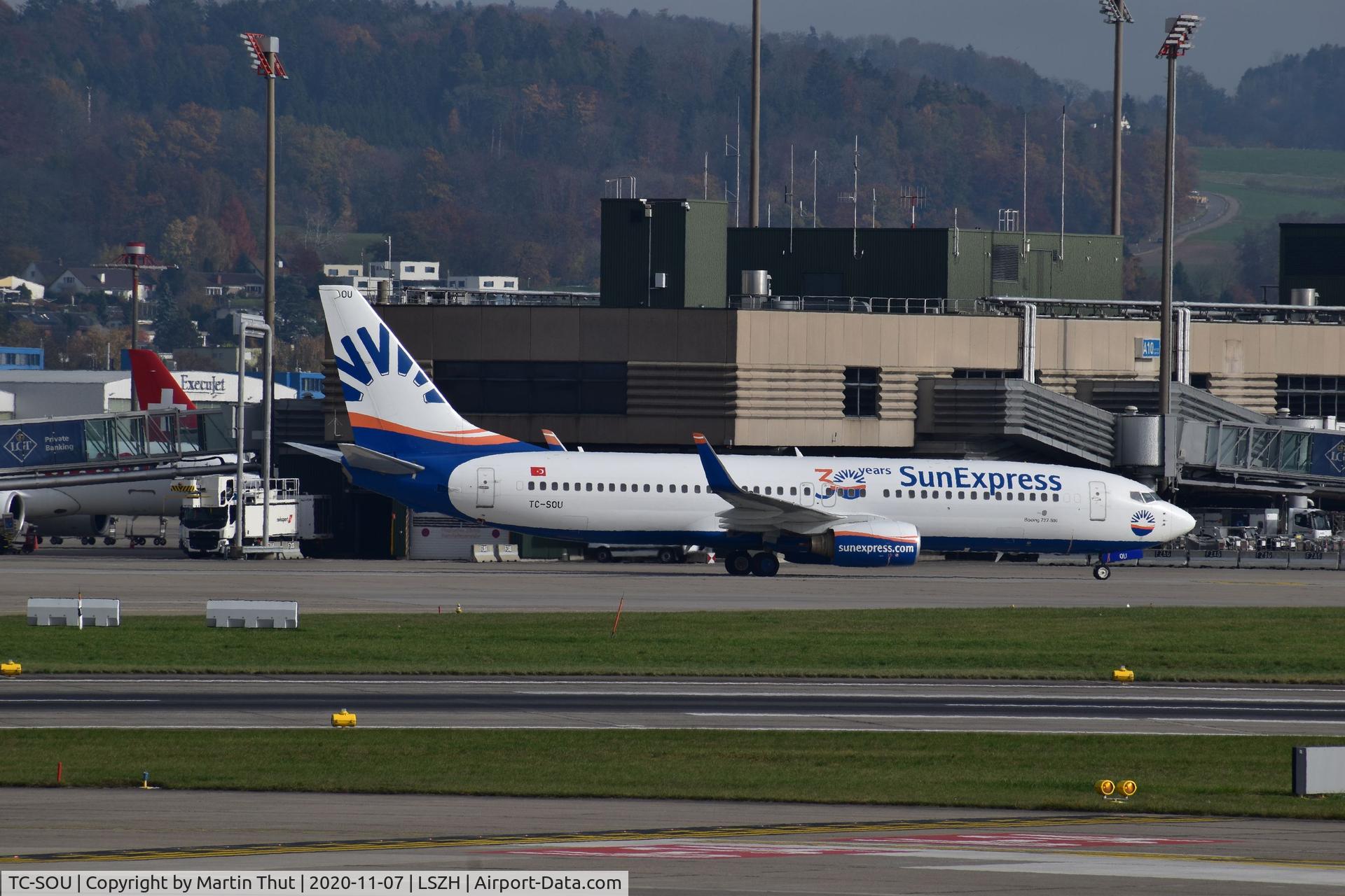 TC-SOU, 2002 Boeing 737-8Z9 C/N 30420, Taxi at ZRH