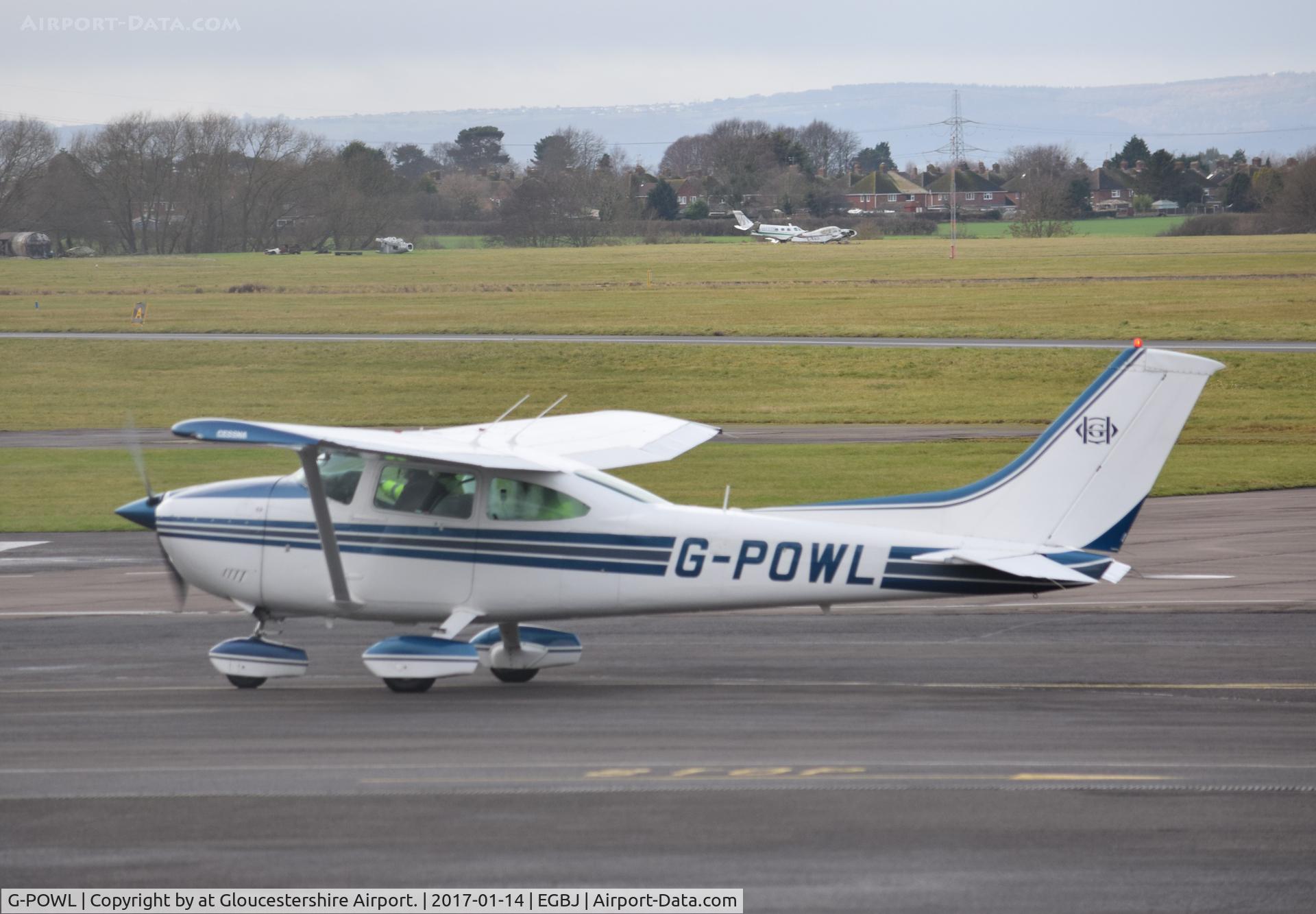 G-POWL, 1982 Cessna 182R Skylane C/N 182-67813, G-POWL