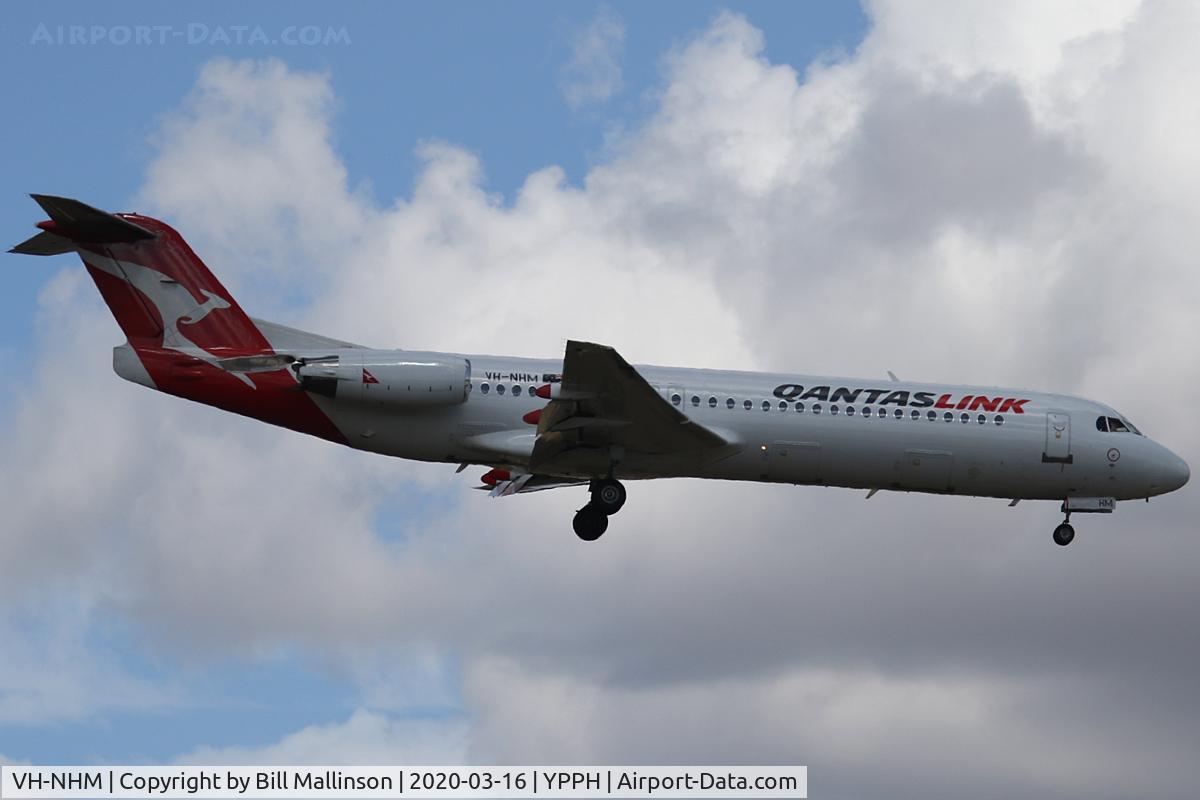 VH-NHM, 1993 Fokker 100 (F-28-0100) C/N 11449, short finals from Kalamunda Road
