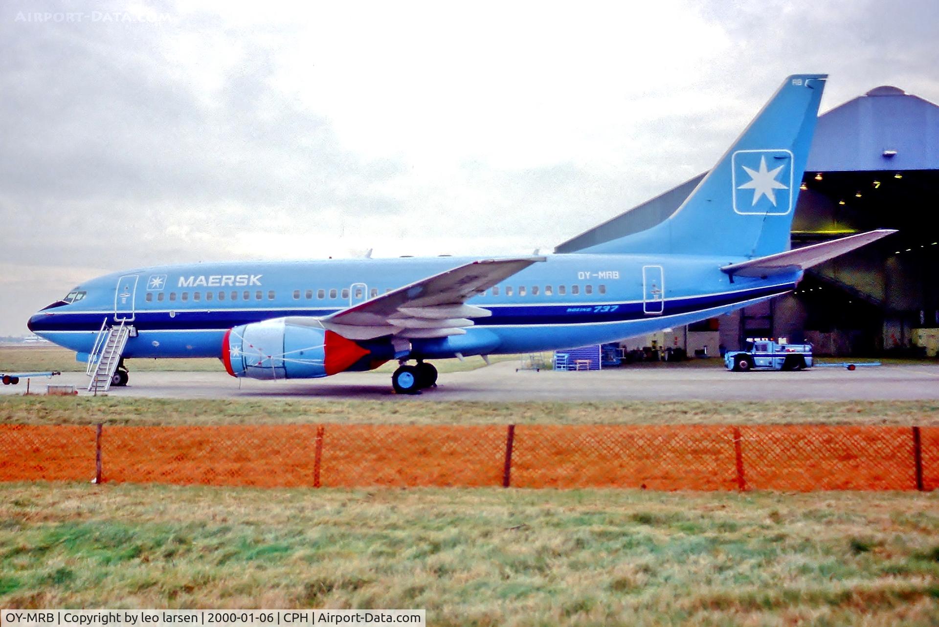 OY-MRB, 1998 Boeing 737-7L9 C/N 28005, Copenhagen 6.1.2000