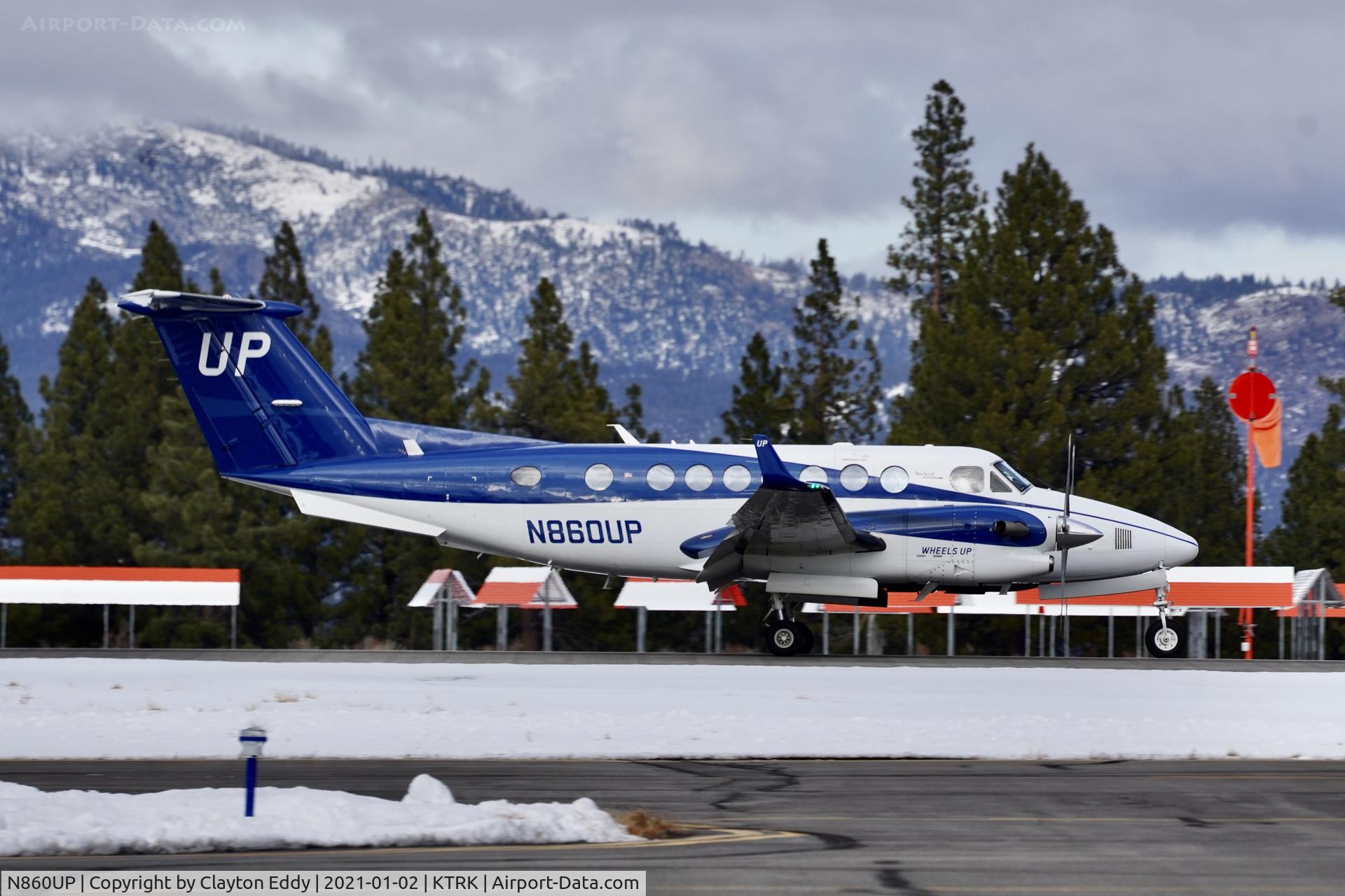 N860UP, 2016 Beechcraft B300 King Air 350 C/N FL-1055, Truckee Airport California 2021.
