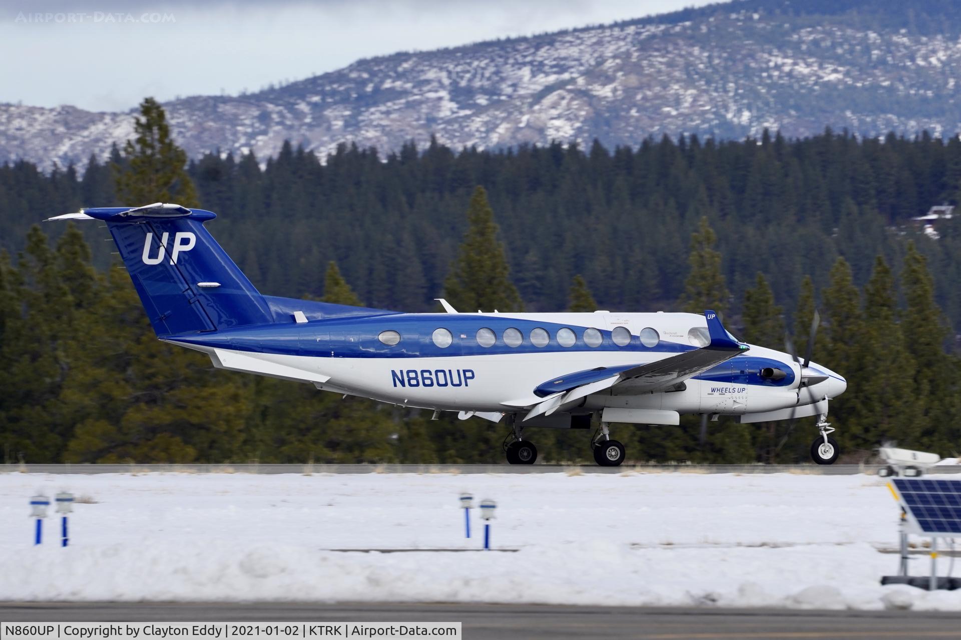 N860UP, 2016 Beechcraft B300 King Air 350 C/N FL-1055, Truckee Airport California 2021.