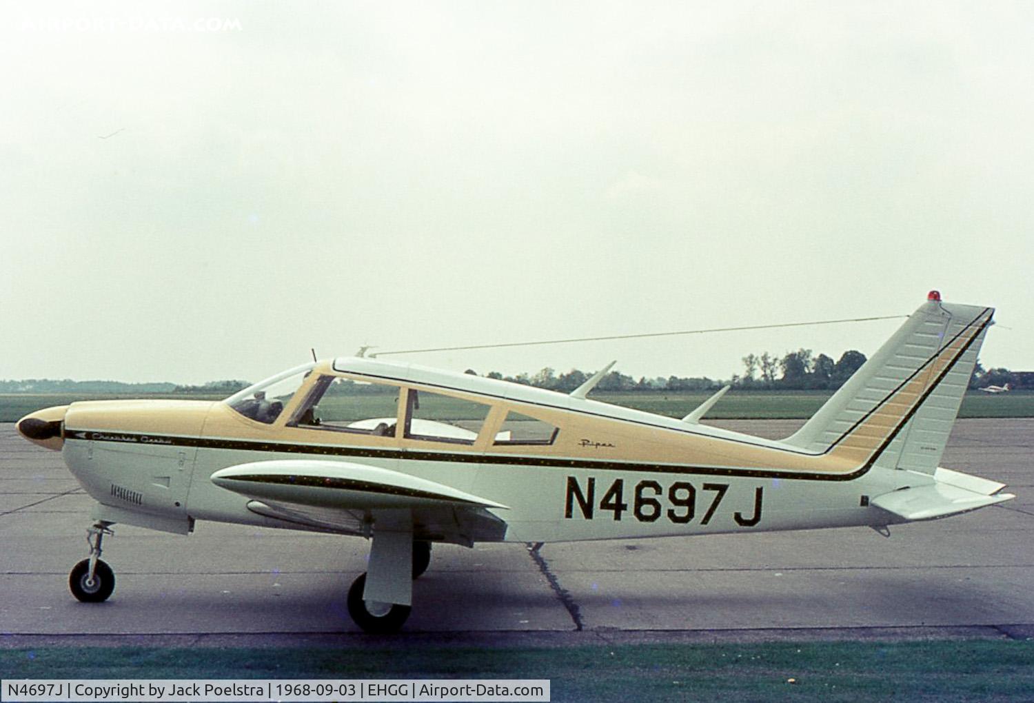 N4697J, 1968 Piper PA-28R-180 Cherokee Arrow C/N 28R-30600, Fuelstop at Groningen airport