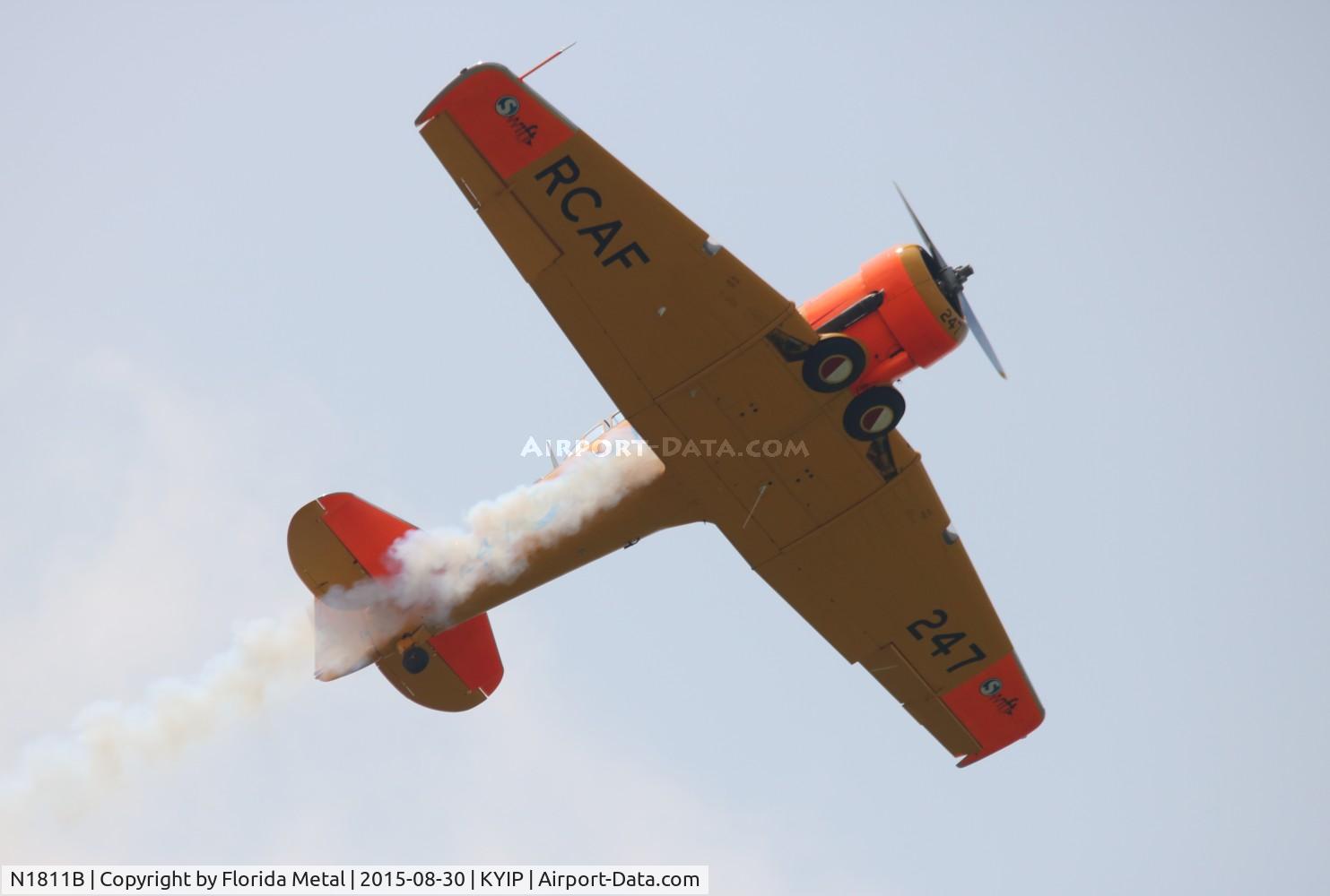 N1811B, 1952 North American Harvard 4 C/N 20247, TOM YIP 2015