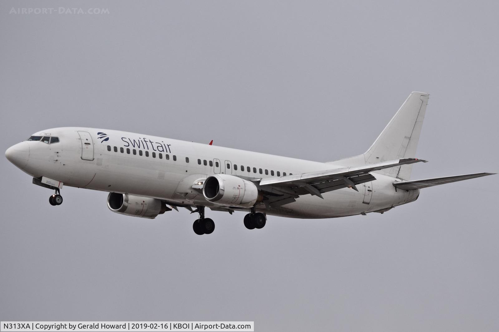 N313XA, 1991 Boeing 737-484 C/N 25313, Landing 10L.