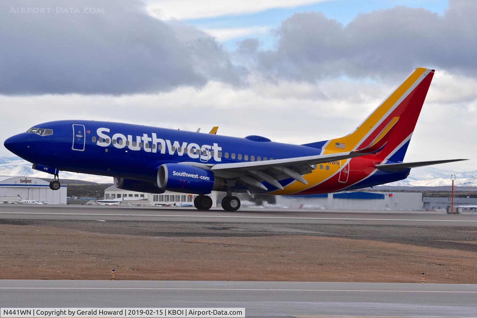 N441WN, 2003 Boeing 737-7H4 C/N 29837, Landing 10L.