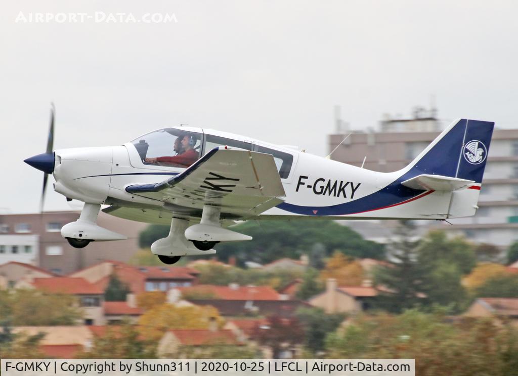 F-GMKY, Robin DR-400-180 Regent C/N 2210, On take off... new c/s