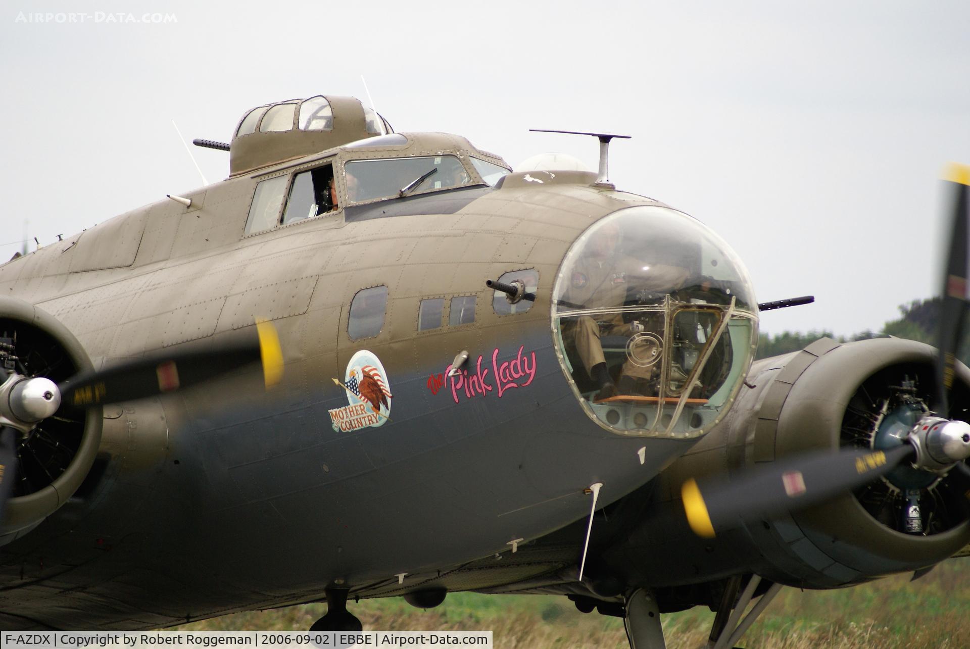 F-AZDX, 1944 Boeing B-17G Flying Fortress C/N 8246, OPEN DAY.PINK LADY.