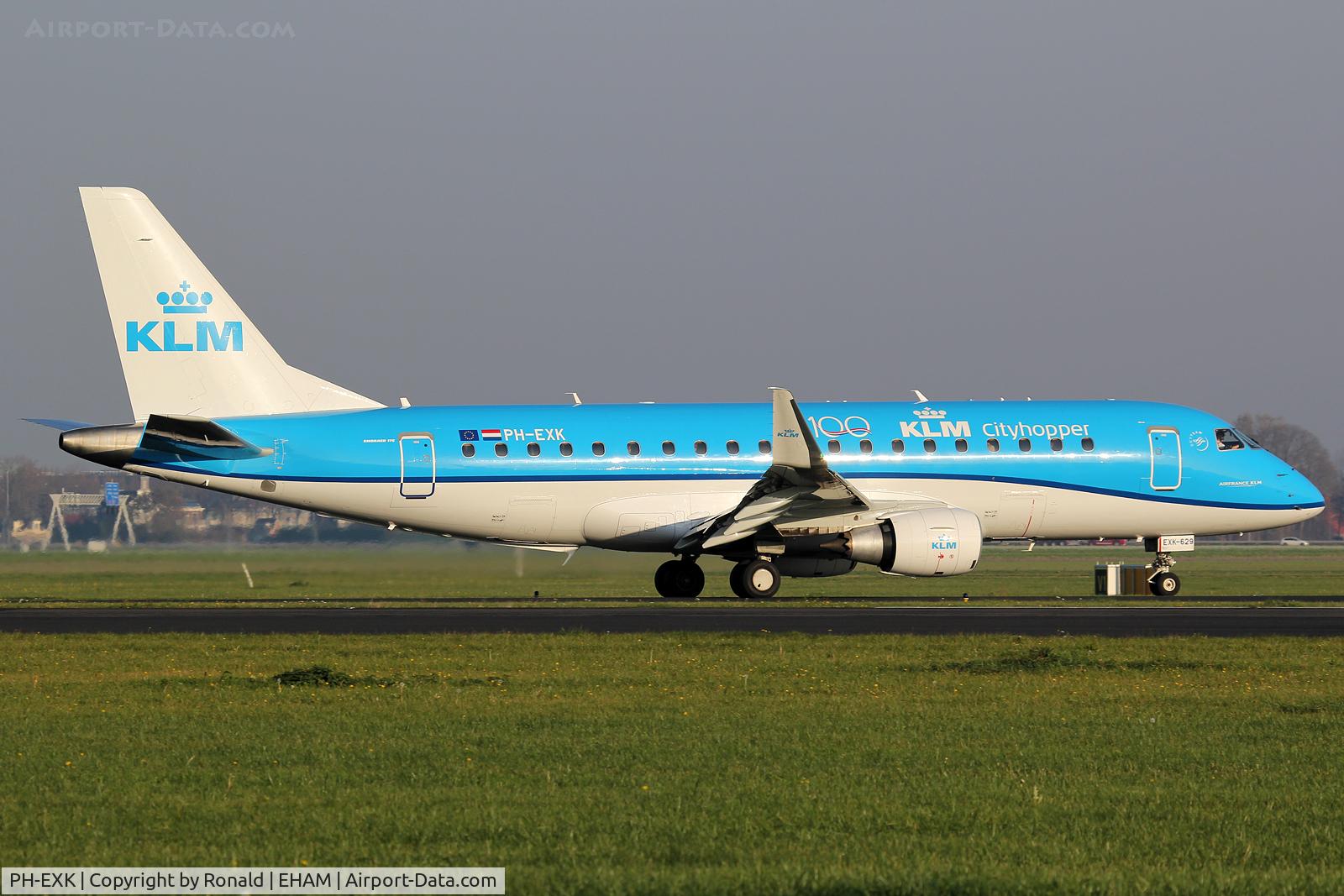 PH-EXK, 2017 Embraer 175STD (ERJ-170-200) C/N 17000629, at spl